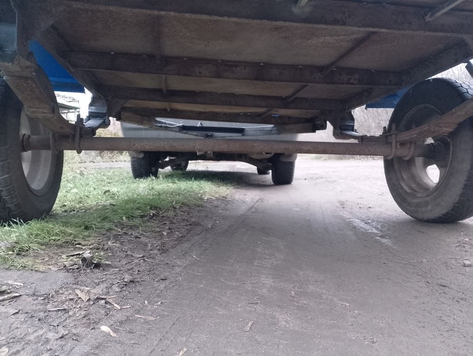 Легковий причіп.