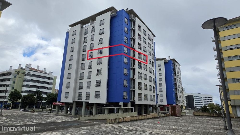 Apartamento T3 - Centralidade e Conforto em Ponta Delgada!