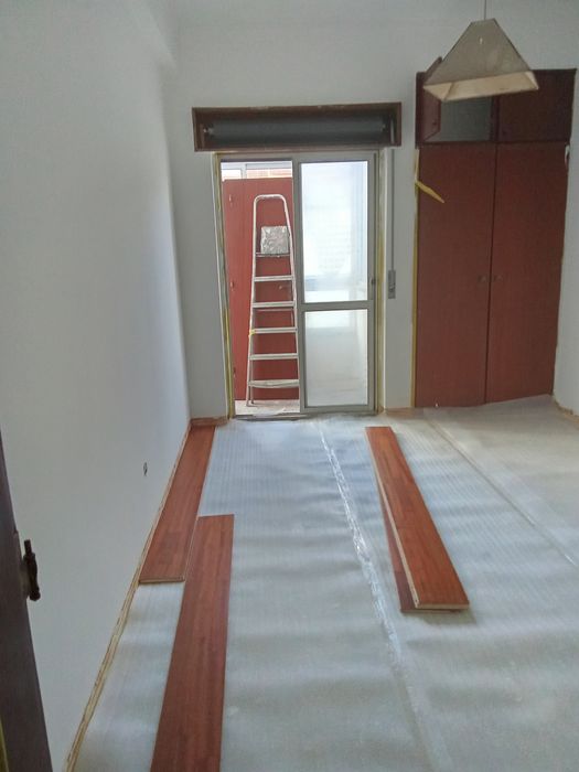Chão flutuante pintura canalização pedreiro