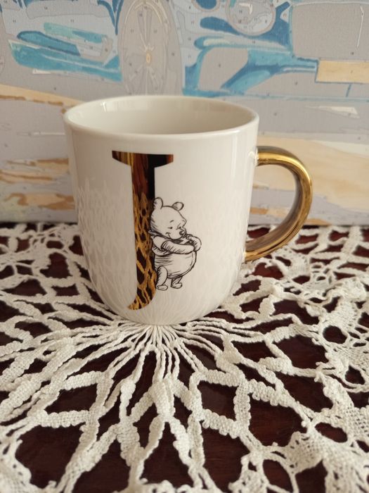 Красива чашка із Англії