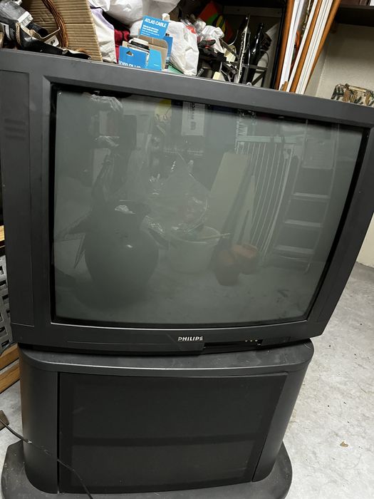 Televisor com movel e vidio