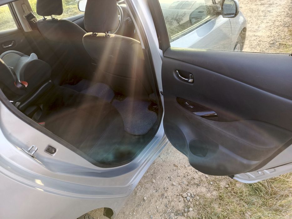 Продам nissan leaf 120 km