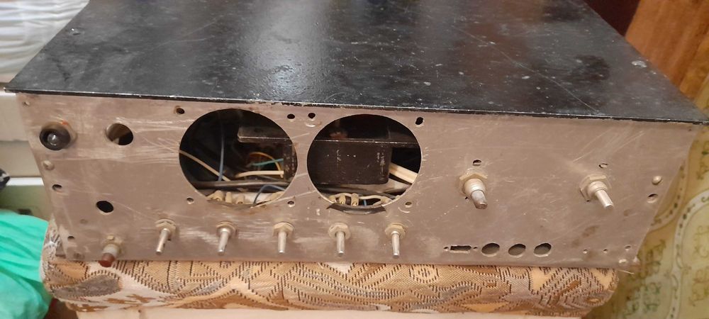 Усилитель 2 × 200Вт