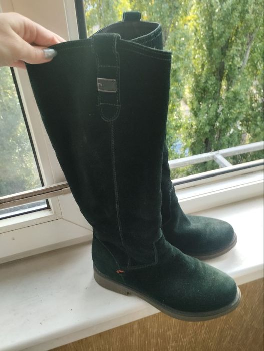 Натуральные замшевые сапоги