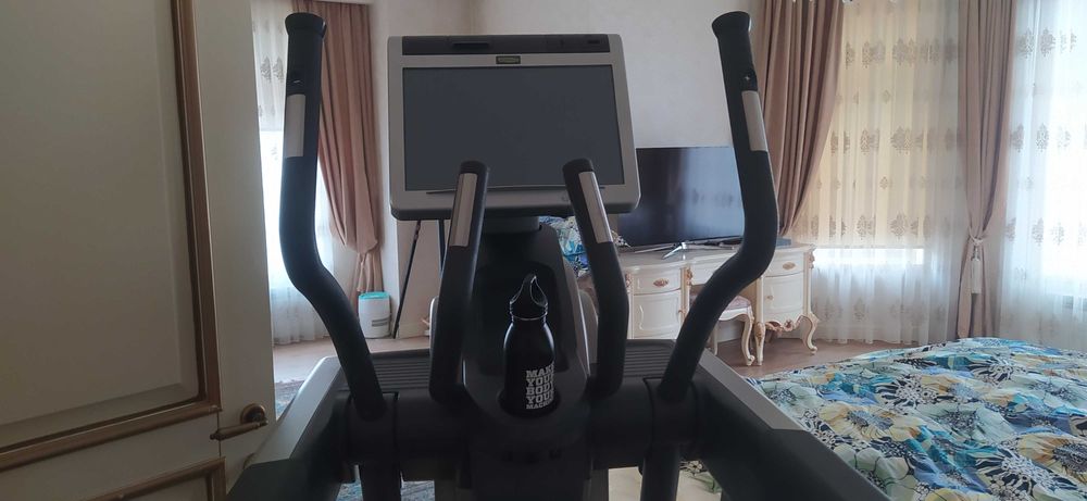 тренажер Technogym Vario 700