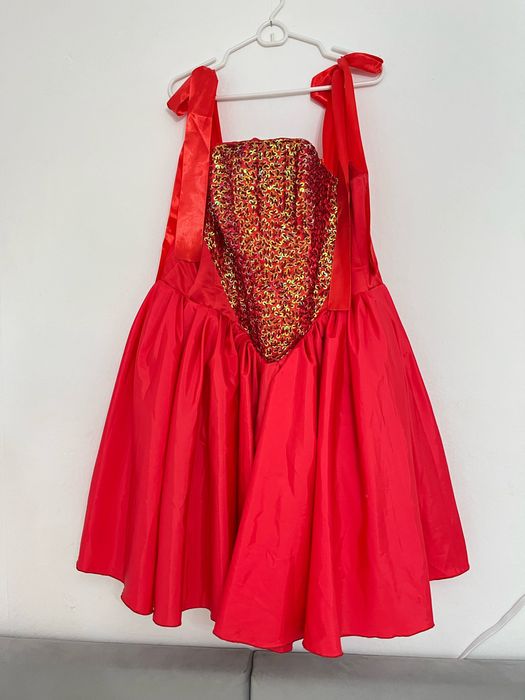 czerwona sukienka 44-46