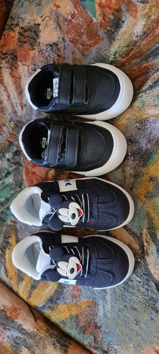 Sapatilhas bebé novas