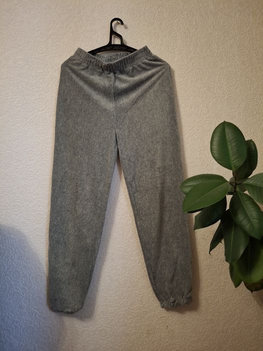 Велюрові штани джогери