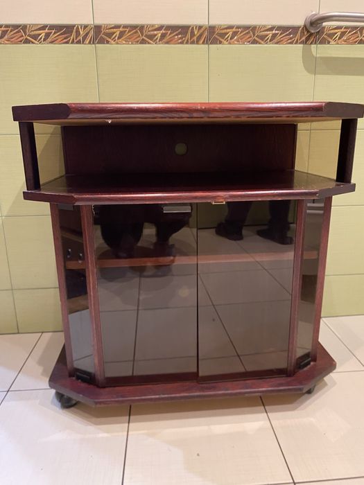 Szafka pod telewozor