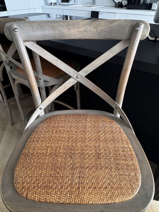 Hoker , drewniane krzesło barowe , krzyżak