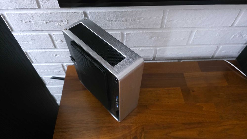 Komputer mini PC HTCP InWin Chopin Ryzen 5700G 32GB RAM 1,5TB SSD WiFi