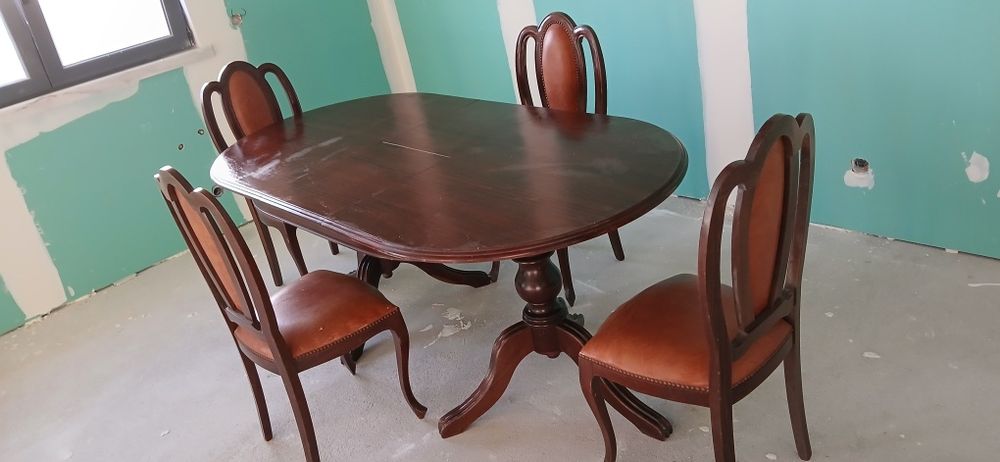 Mesa jantar oval