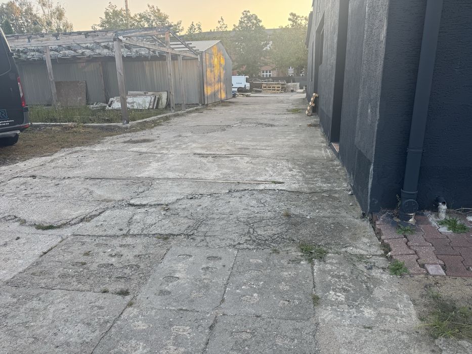 Hala blisko centrum przesiadkowego