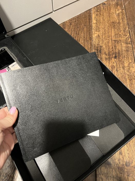 оригінал мобільний телефон Vertu Constellation Quest Pink