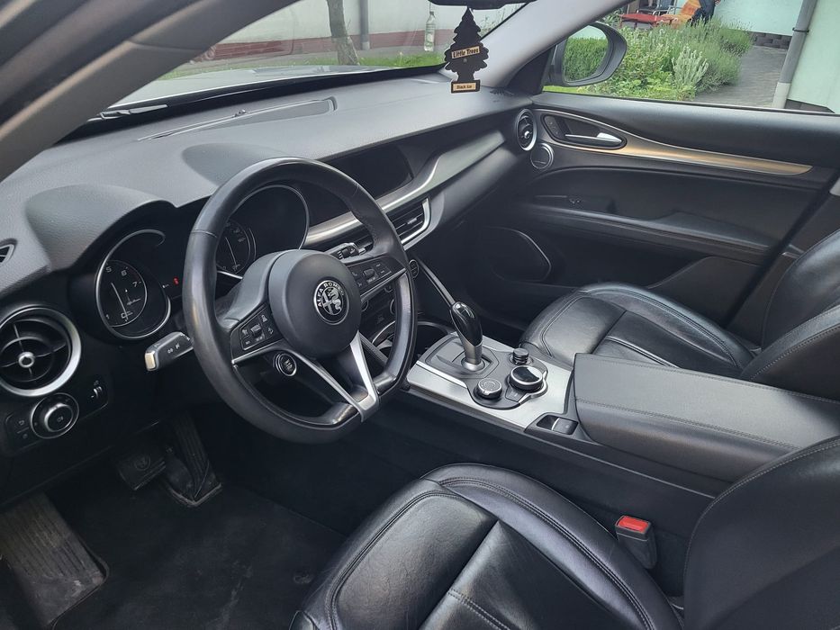 Alfa Romeo Stelvio Ti 280km.