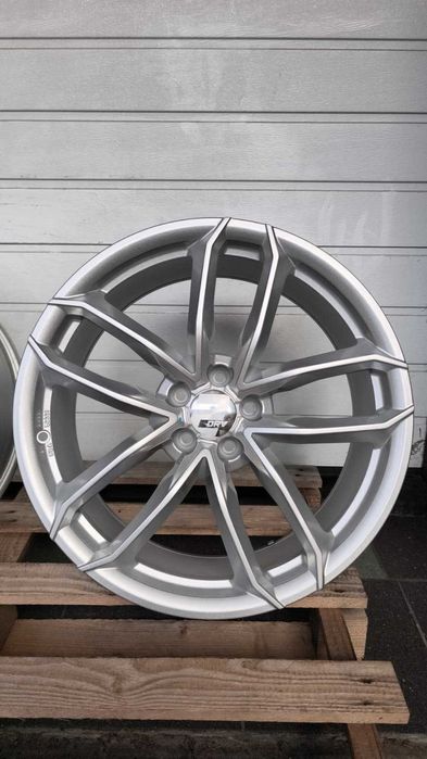 Felgi aluminiowe  Mercedes Audi Vw Skoda Seat 20" 5x112 Nowe (OL721F)