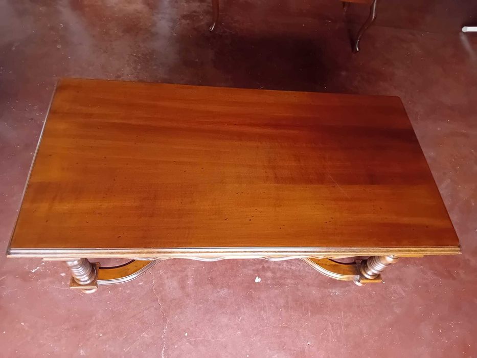 Mesa de centro em madeira maciça exótica