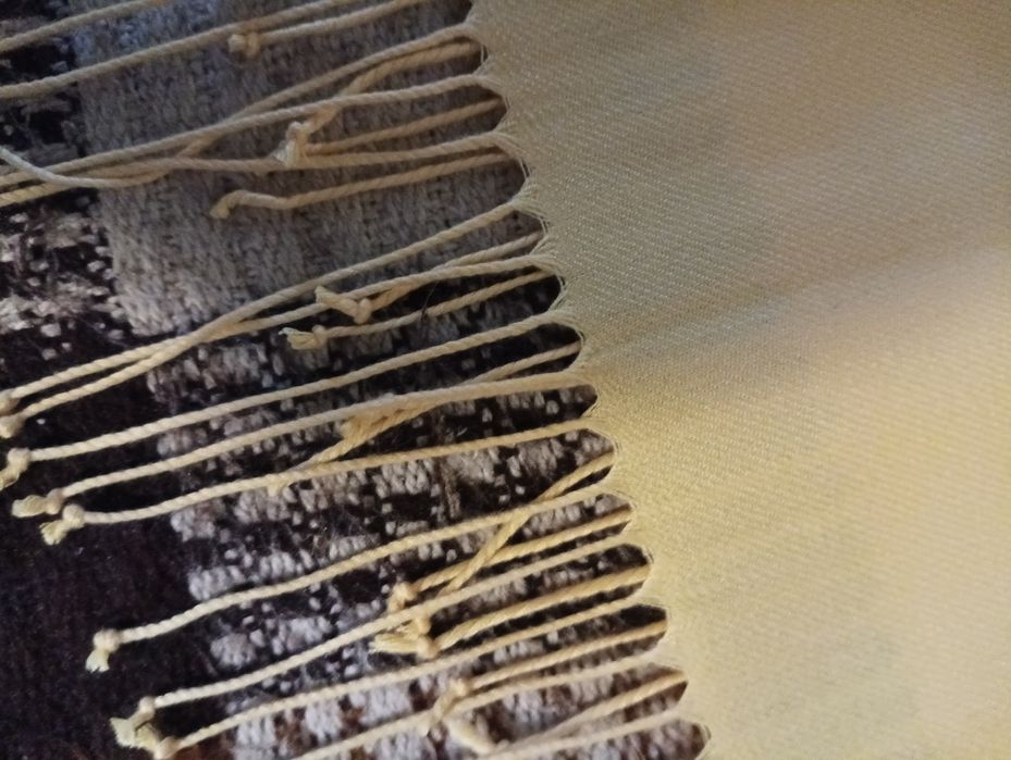 56* Duży szal damski