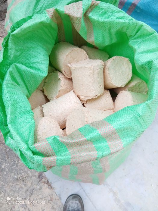 Brykiet drzewny sosnowy