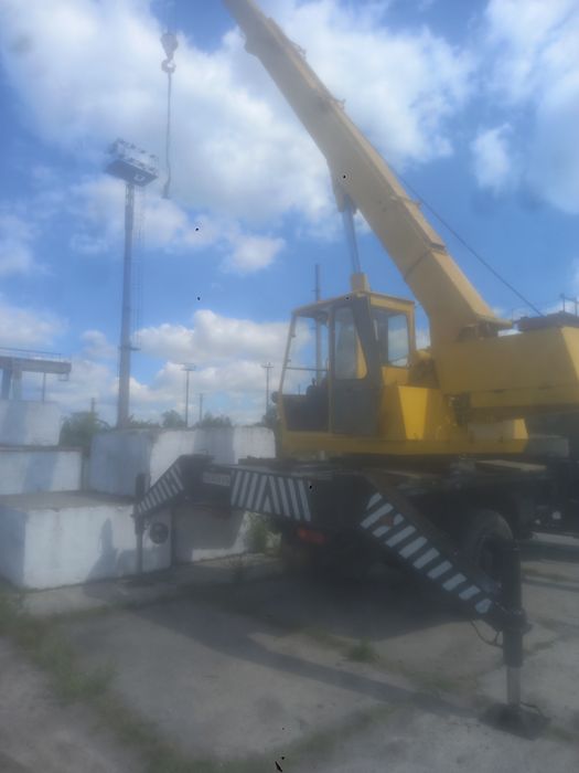 Автокран КС 3577 на базі МАЗ-5334