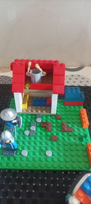 Carrinhos e peças da lego