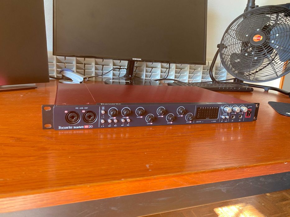Focusrite Scarlett 18i20 1.ª Geração — Interface de áudio USB