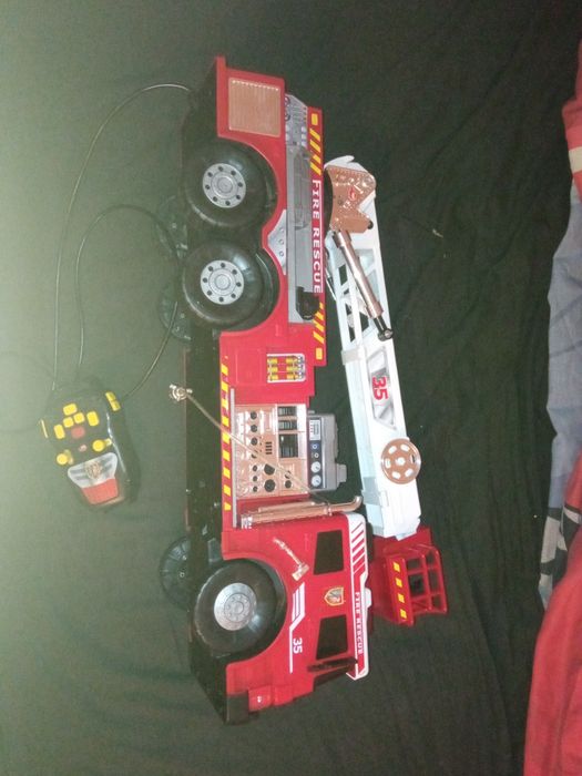 Пожарна машина на пульту