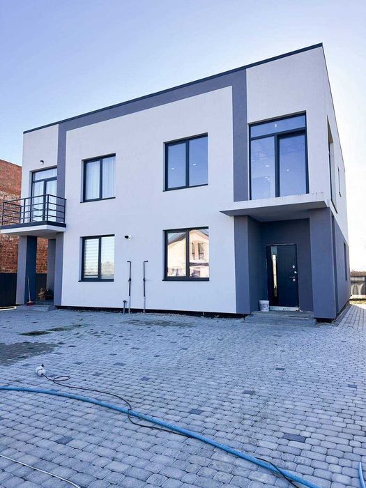 Продаж котеджу спарка с. Підрясне