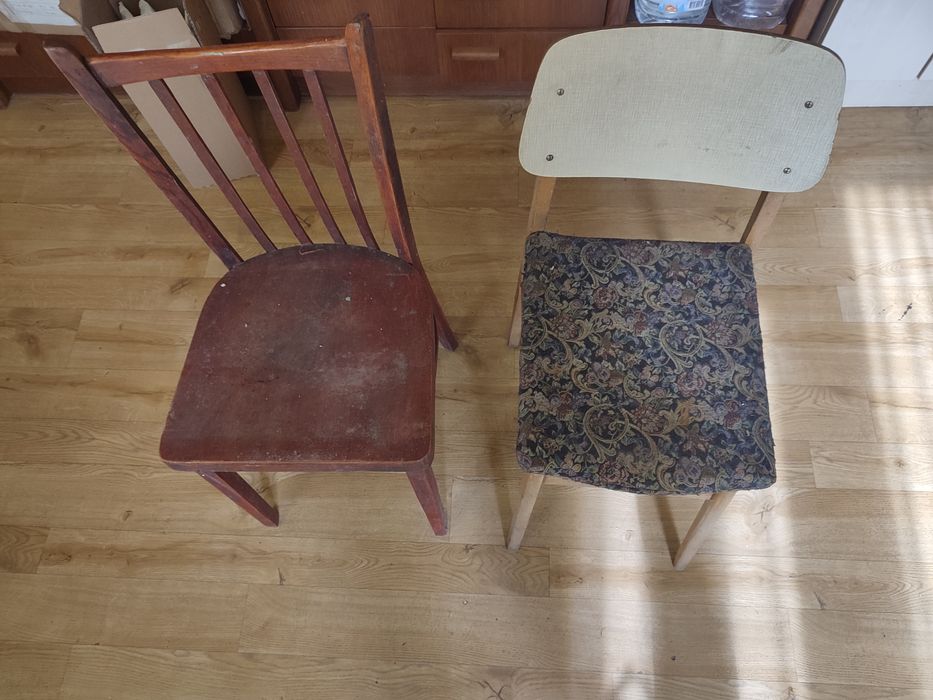 Стул со спинкой. Стілець