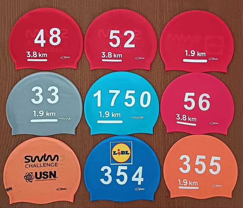 Toucas de natação de silicone como novas .