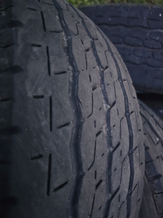 Pneus carga excelente piso