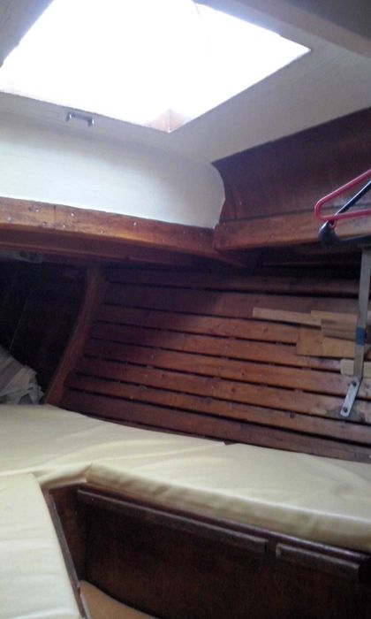 Яхта парусно-моторная