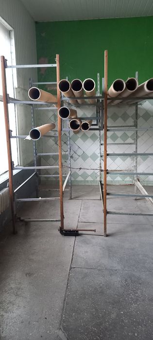 Стелаж металевий міцний дуже.