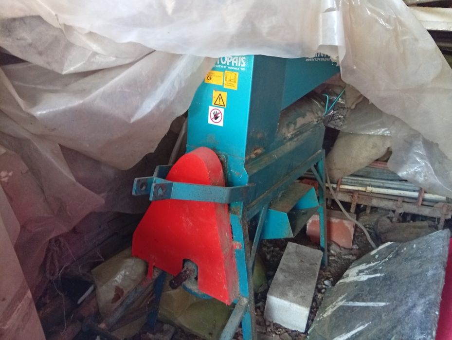 Malhadora/malhadeira/debulhadora de milho