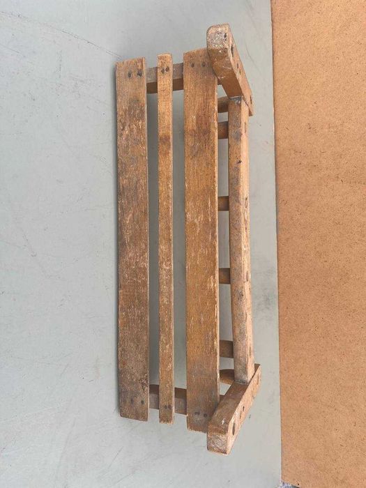 Вешалка деревянная