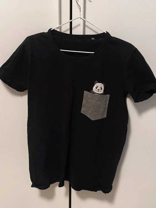 śmieszna koszulka z panda w kieszonce