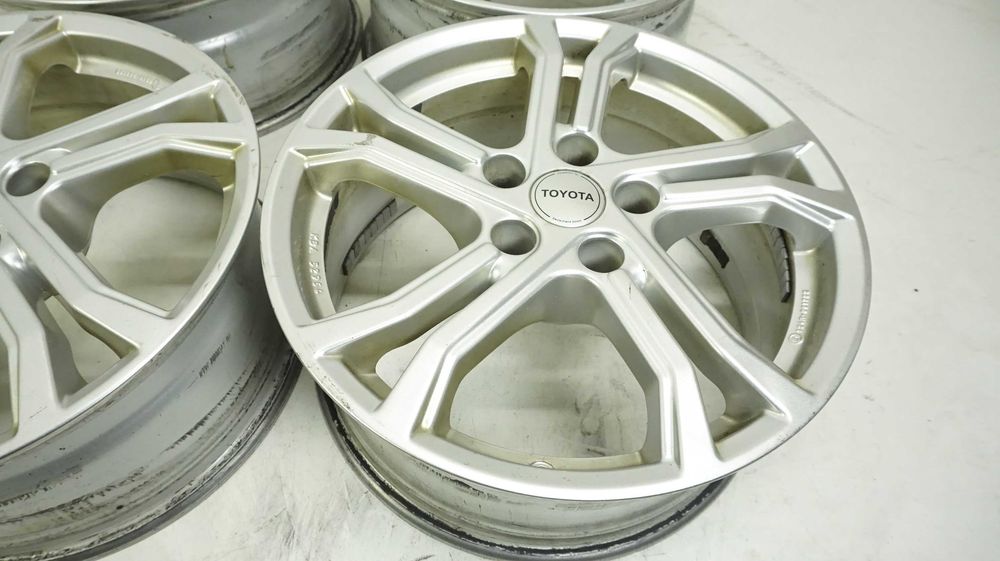 Felgi 17 Toyota CHR Rav 4 Corolla Verso Camry Avensis Auris Yaris 4cro