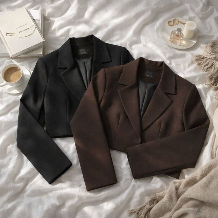 Укорочений піджак з підкладкою та формованими плечиками