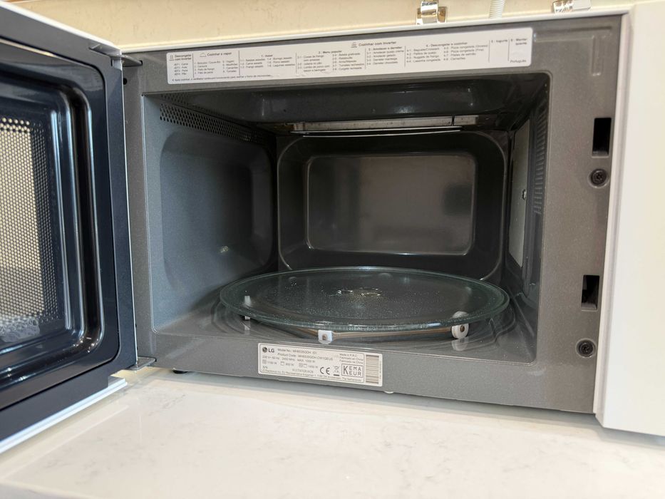 Micro-ondas LG com Grill (25 L)
