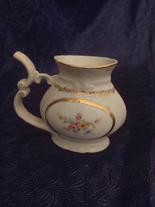 Pijałka uzdrowiskowa porcelanowa