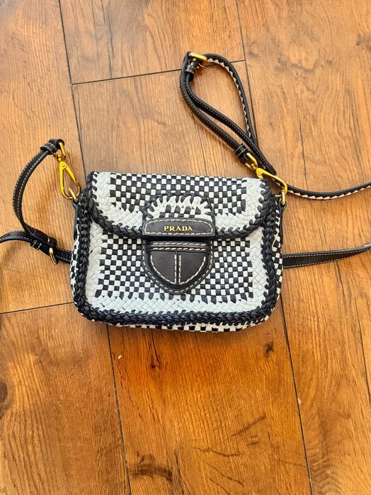 Продам розкішну плетену сумку-кросбоді Prada Madras Braided Crossbody Bag