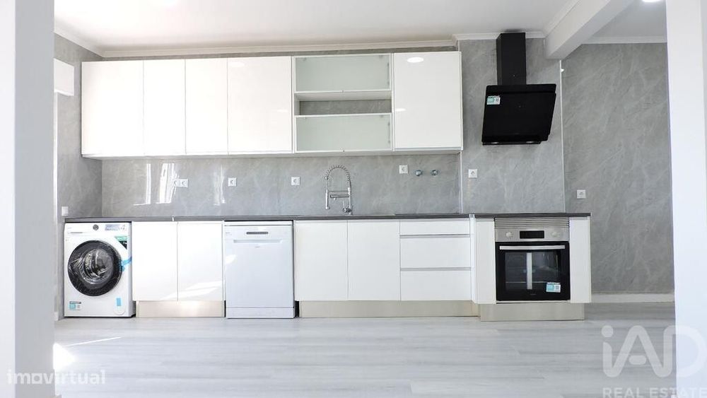 Apartamento T2 em São Sebastião