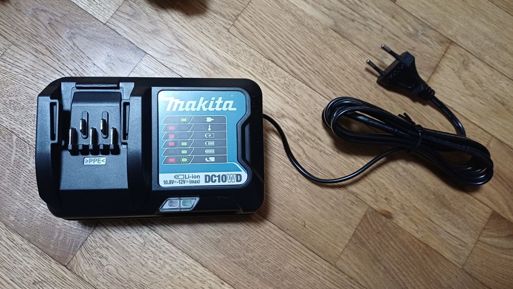 Акумуляторний дисковий різак Makita CP100DWA