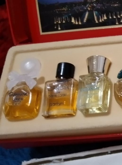 Caixa com os melhores perfumes de França