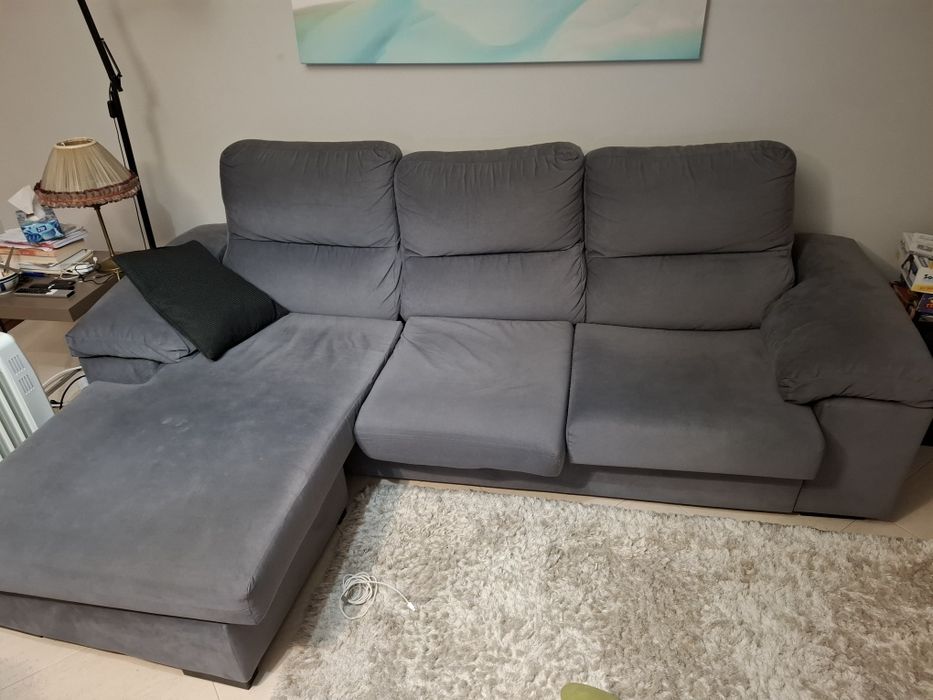 Sofa de sala com chaise longe