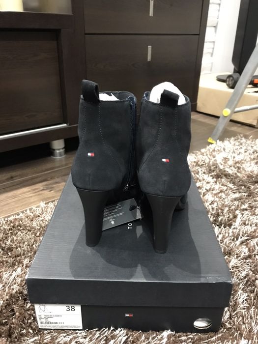Botki Tommy Hilfiger rozm. 38