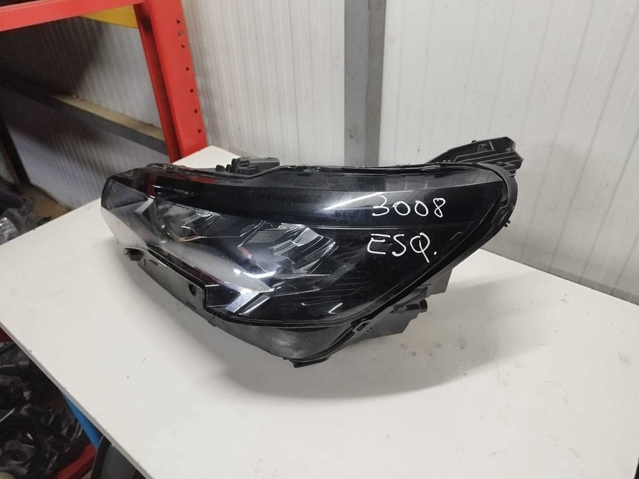 Farol Fente esquerdo Peugeot 3008
