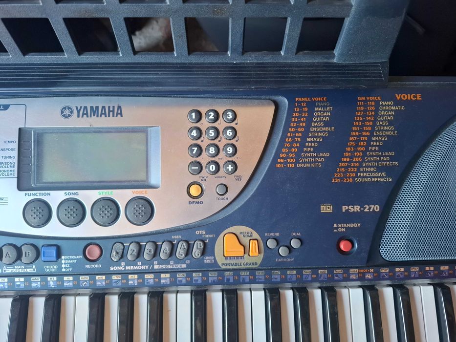 Keyboard Yamaha PSR-270 pianino
