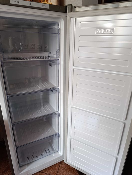 Морозильна камера Beko