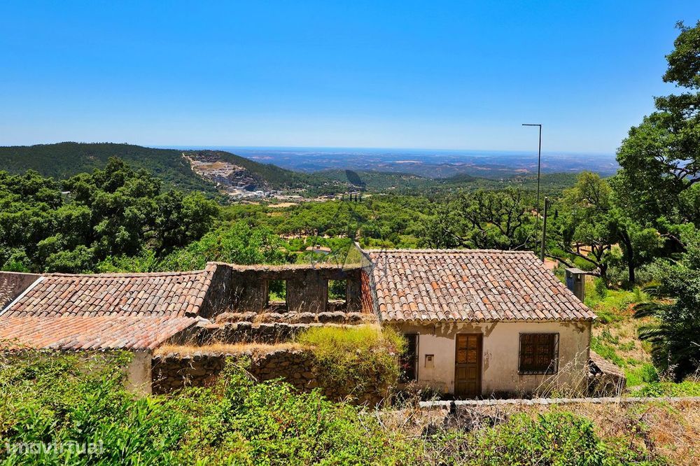 Ruína em Pedra para Reabilitação com Vista Mar | Monchique